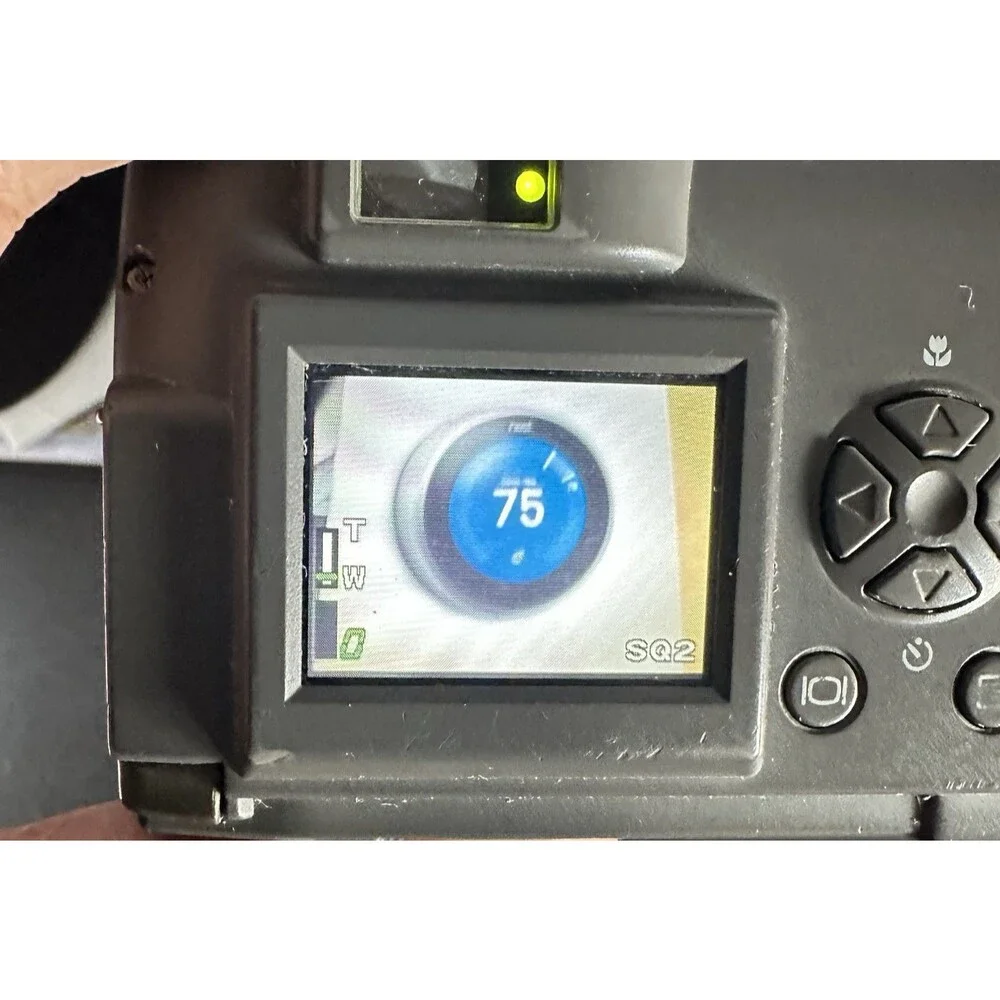 Olympus Camedia D-520 Zoom Digital Camera 2.0 MP Tested Works No Cords/MediaCard